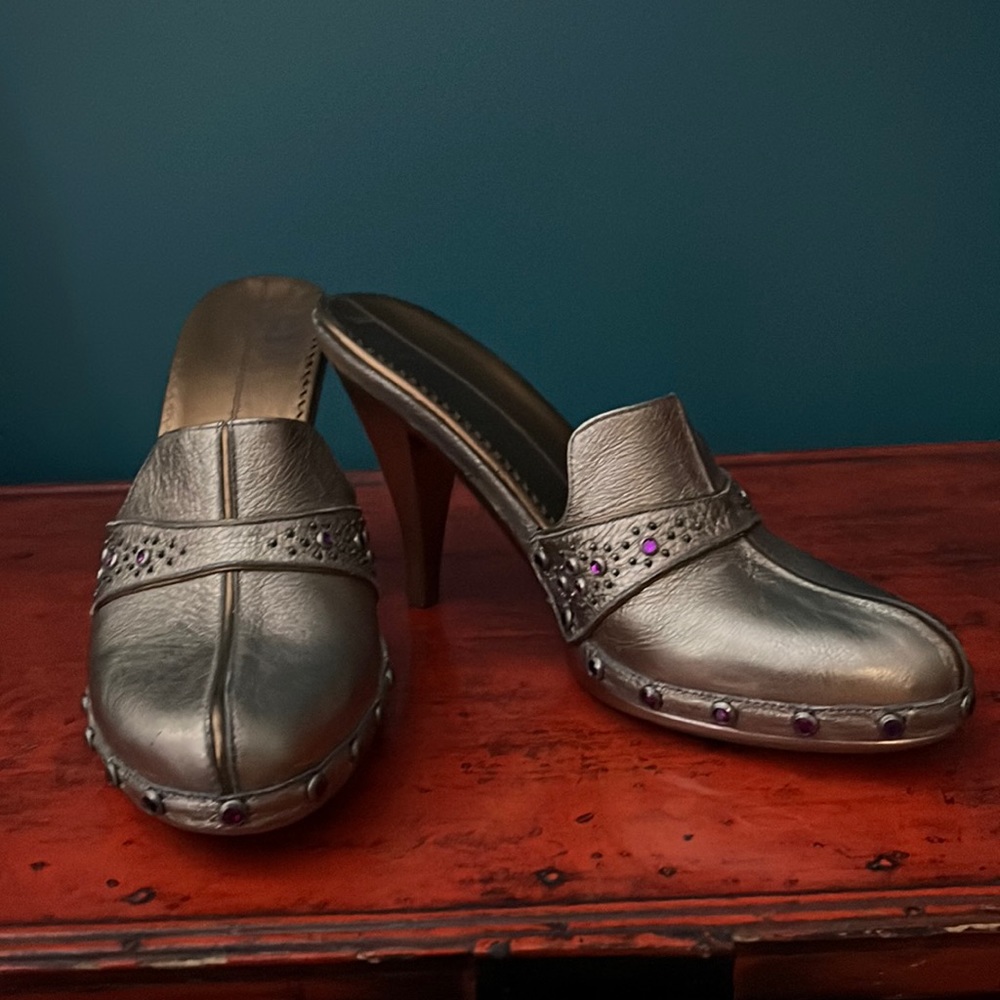 Cole Haan gold and purple gemstone heels nwot
